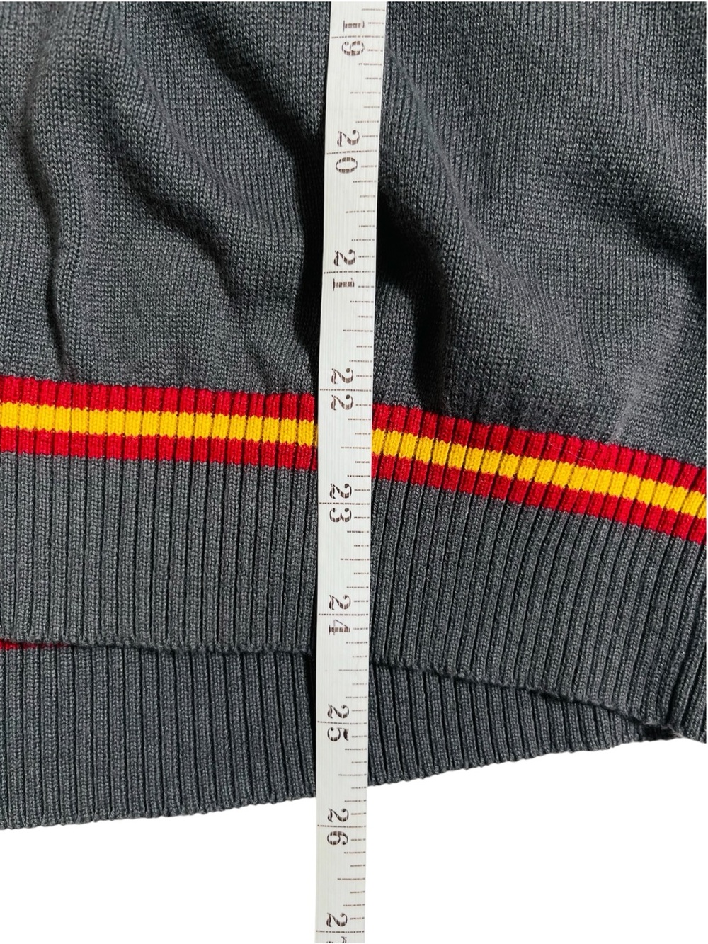 Harry Potter Gryffindor Sweater M Gray Red Gold Hogwarts Halloween * - Picture 5 of 8
